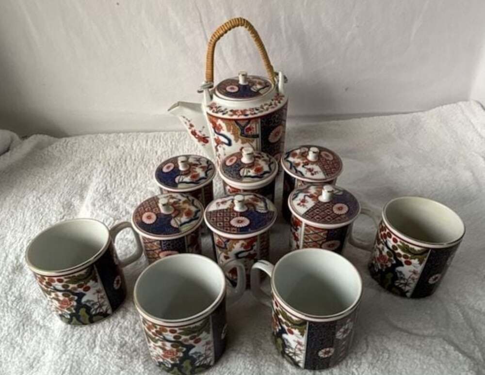Vintage Datung Imari Style Porcelain Teapot and 4 Covered Tea Mugs Set
